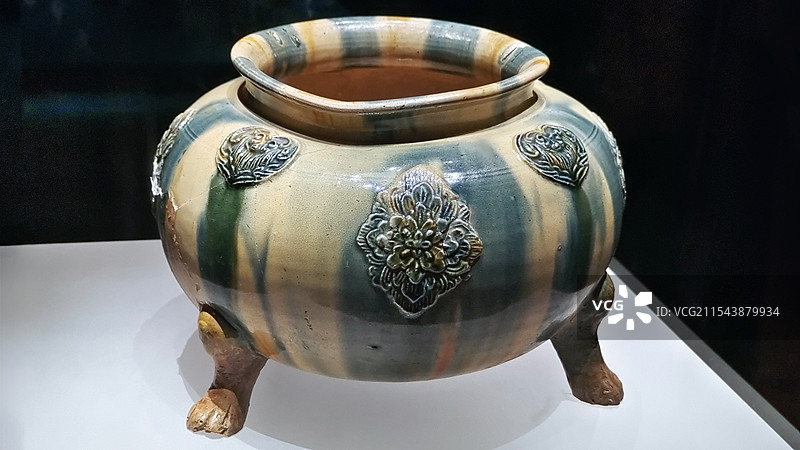 河南博物院 唐三彩贴花炉 唐朝文物图片素材