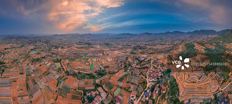 山东沂蒙山梯田图片素材