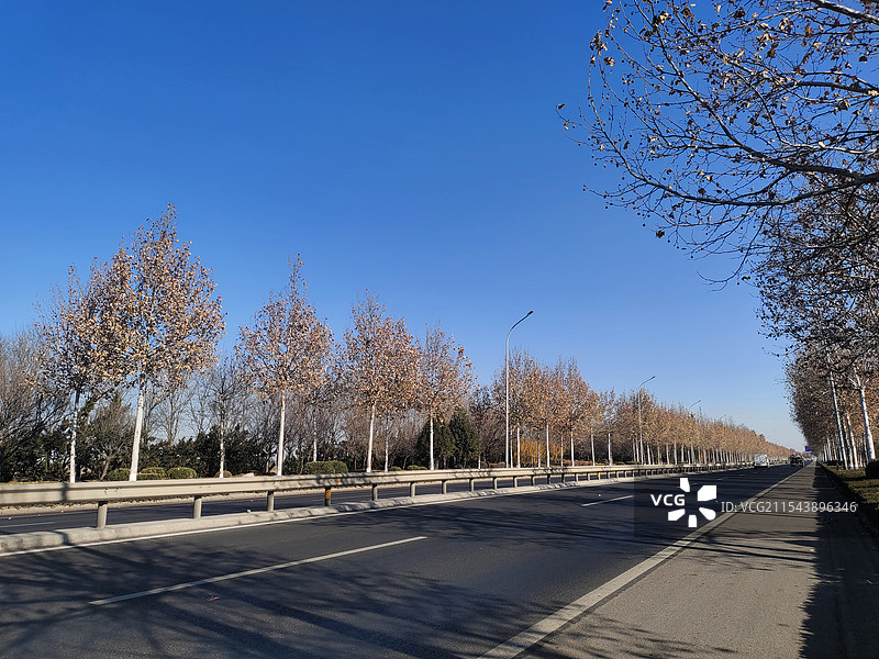 冬天的马路图片素材