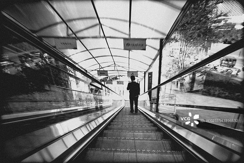 赶时间的人图片素材