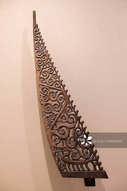 印尼塔宁巴尔群岛，独木舟船头板图片素材