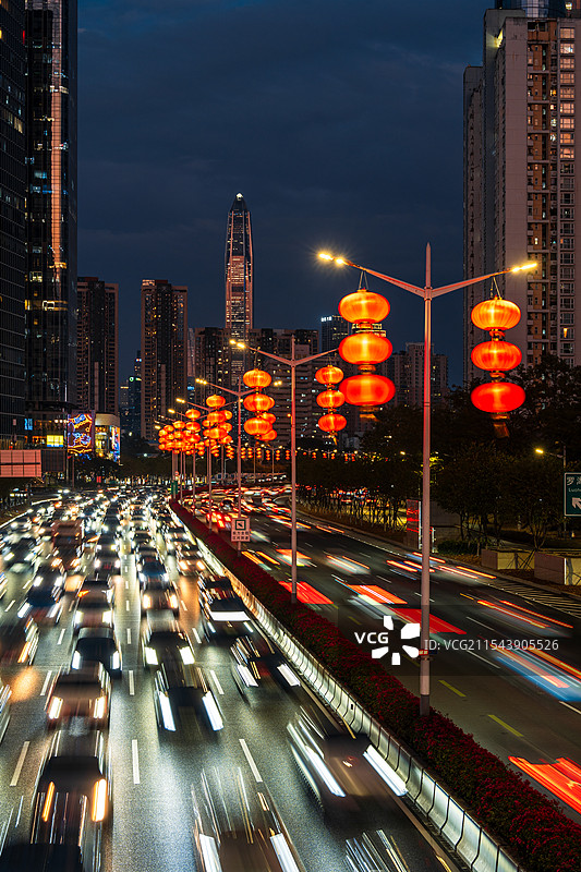 下沙滨河大道灯笼车流夜景图片素材