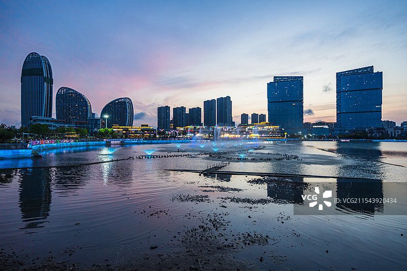青岛城市阳台音乐灯光秀图片素材