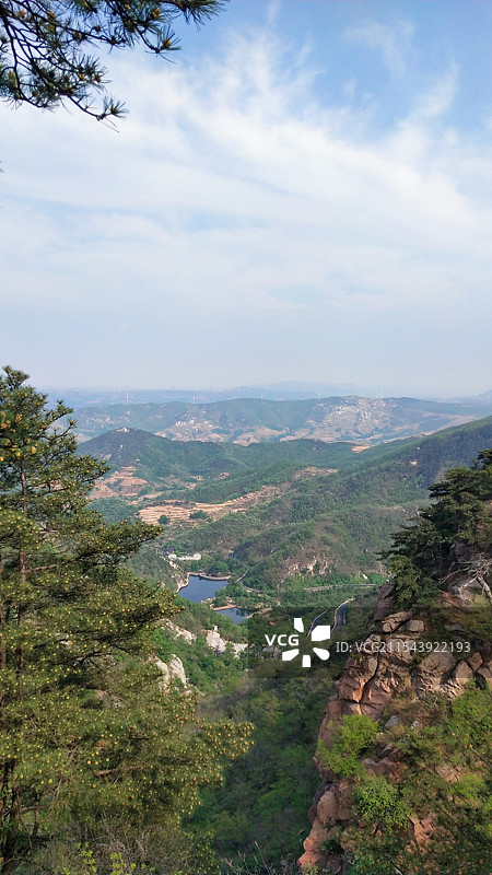 沂山 潍坊市临朐县 国家5A级景区 山下的湖图片素材