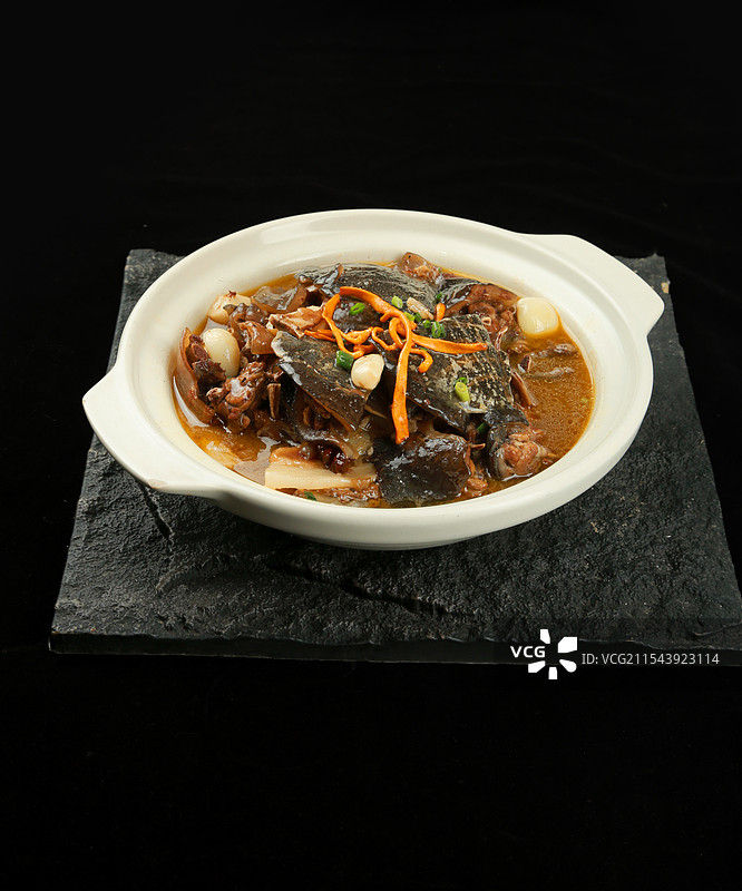 土灶焖甲鱼图片素材