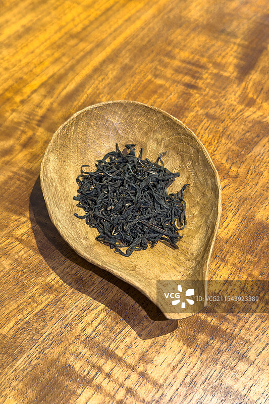 茶则中的利川红有机红茶图片素材