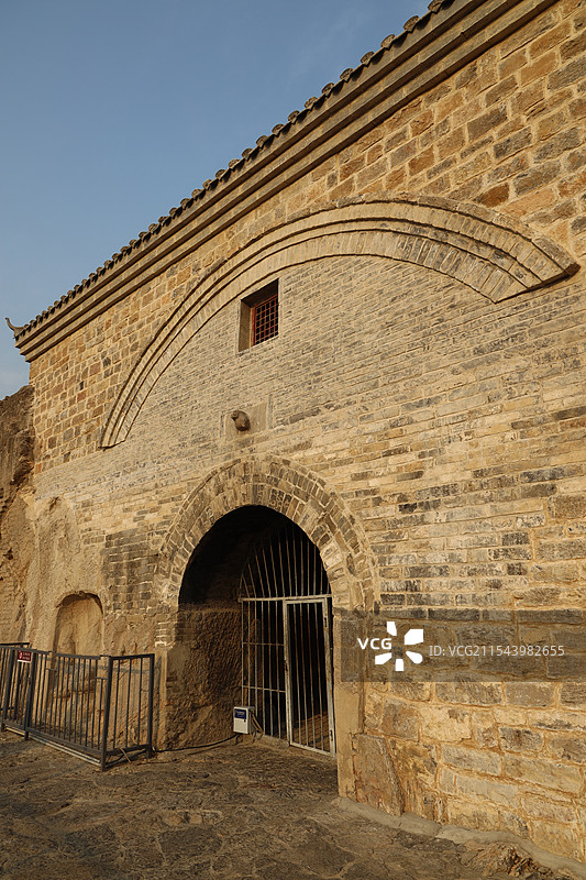 河南省洛阳市，世界文化遗产龙门石窟，东山石窟图片素材