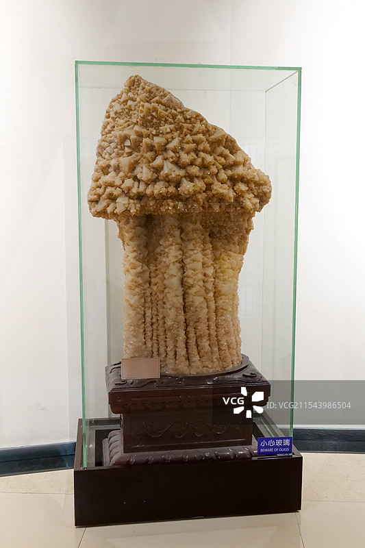 方解石 湖南产 山东省地质博物馆图片素材