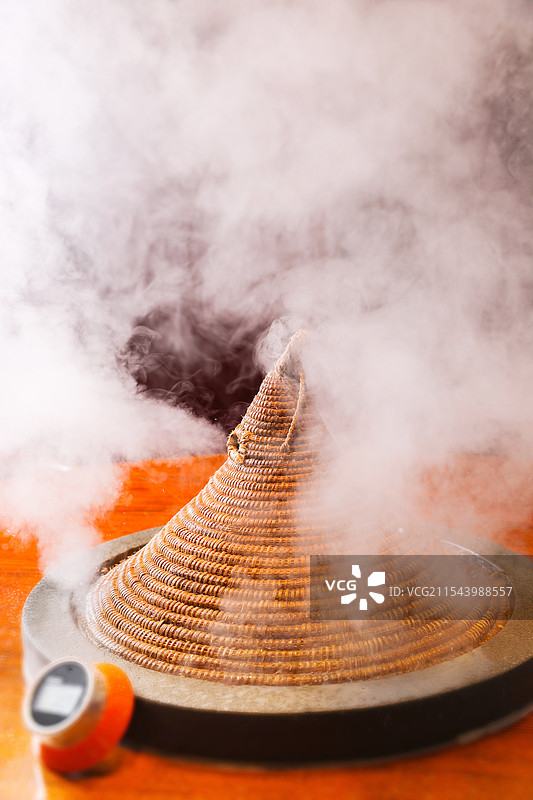 鱼汤鱼火锅草帽鱼石锅鱼蒸汽鱼奶白鱼汤江团鱼云南蒸汽石锅鱼图片素材