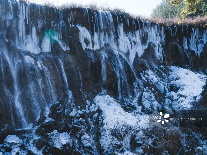 冬季九寨沟诺日朗瀑布冰雪图片素材
