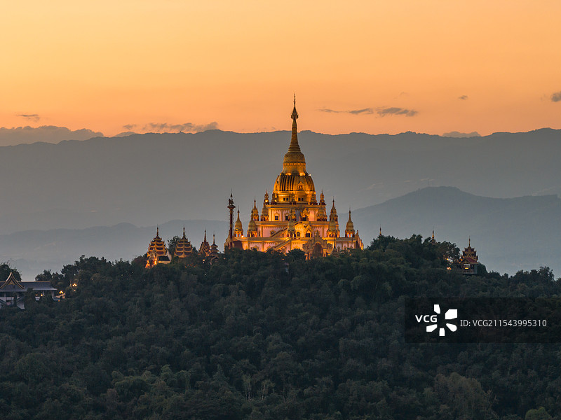 芒市勐焕大金塔图片素材