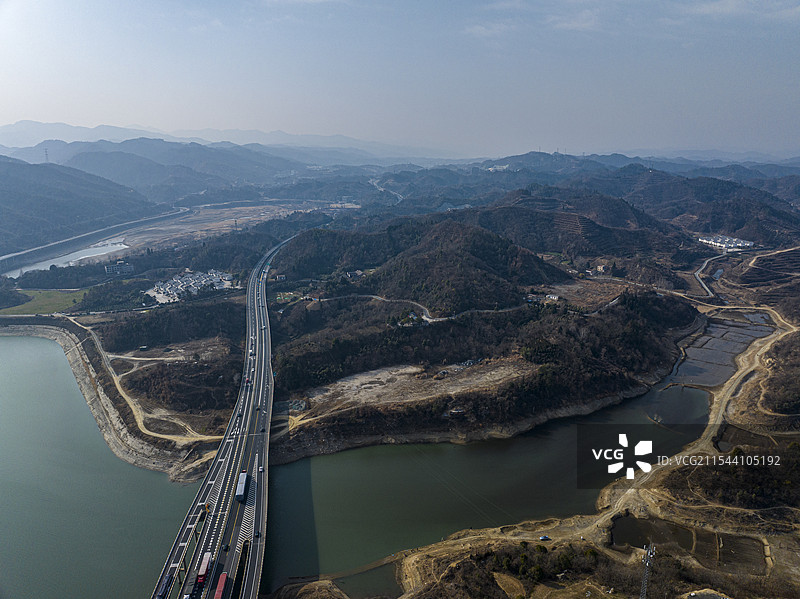 航拍湖北省十堰市丹江口市武当山太极湖风光图片素材