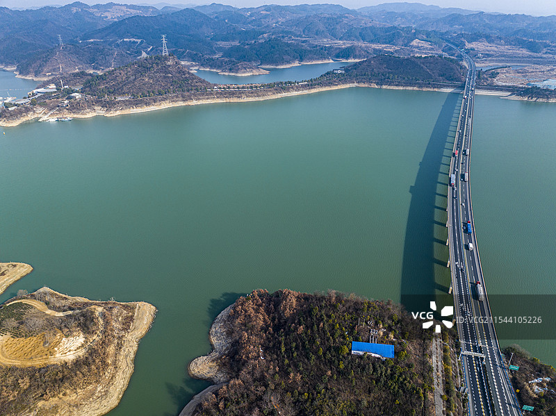 航拍湖北省十堰市丹江口市武当山太极湖风光图片素材