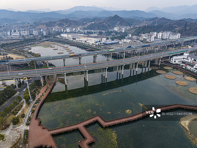 航拍湖北省十堰市丹江口市武当山太极湖风光图片素材
