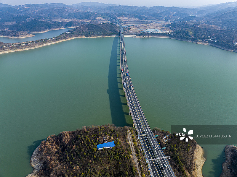 航拍湖北省十堰市丹江口市武当山太极湖风光图片素材