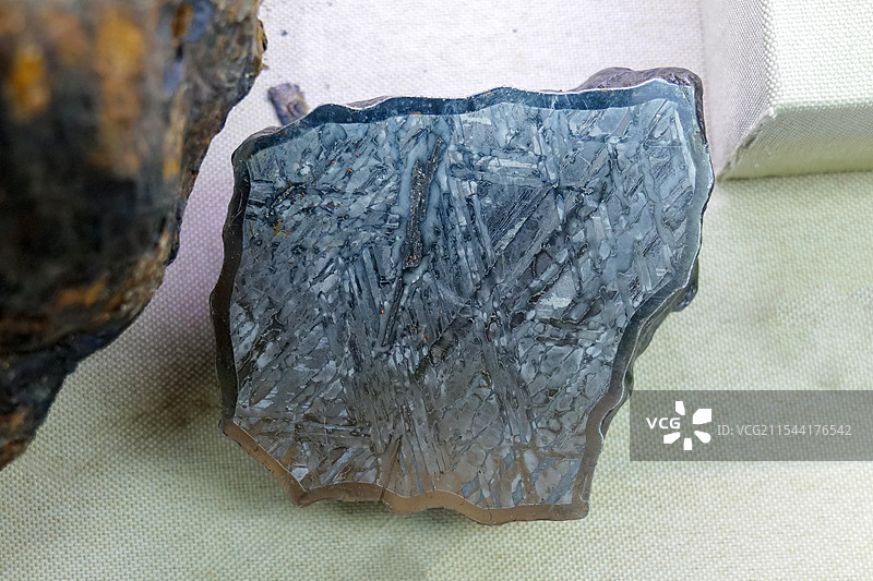 铁陨石切片 俄罗斯马加丹陨落 山东地质博物馆图片素材