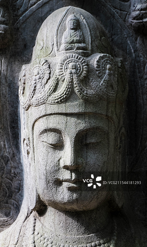 自然状态下的佛像图片素材