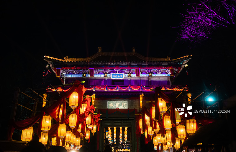 浙江东阳横店清明上河图景区，蛇年新春灯会布置图片素材