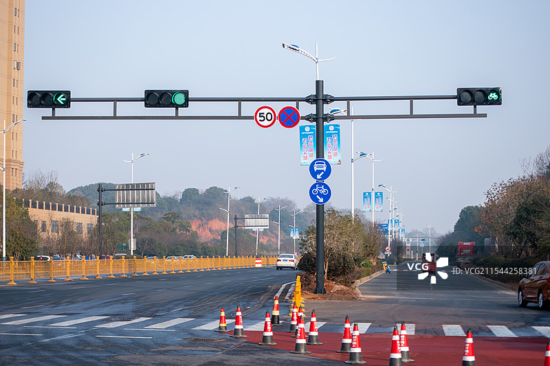 红绿灯路口建设图片素材