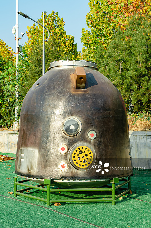 中国国际空间站拍摄主题，航空航天空间和天文学航天业，飞机火箭上的返回舱，户外白昼无人图像摄影图片素材