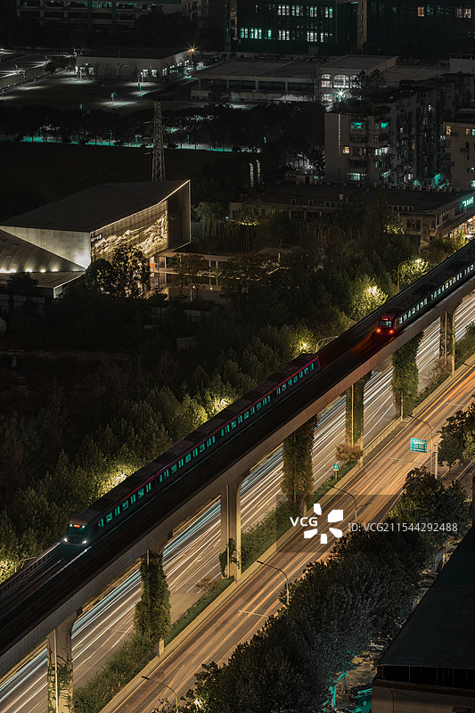 武汉轨道交通夜景图片素材