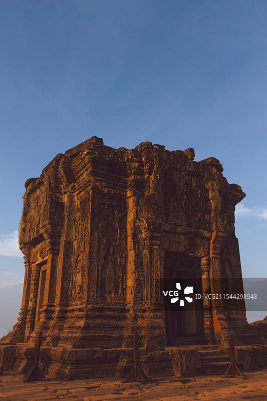 柬埔寨暹粒吴哥窟巴肯山落日图片素材