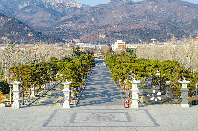 无人 户外 白昼 图像 彩色图片 步行道路 人行道 散步道 林荫大道 铺路石 砖地 地面 透视图 休图片素材