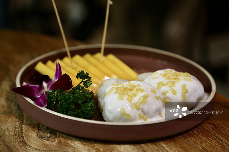 芒果椰汁甜米饭图片素材