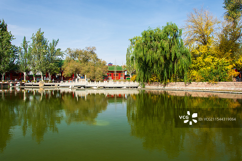 乌鲁木齐人民公园秋景图片素材