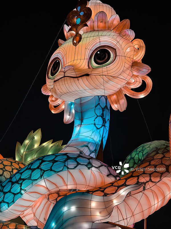 金蛇迎春图片素材