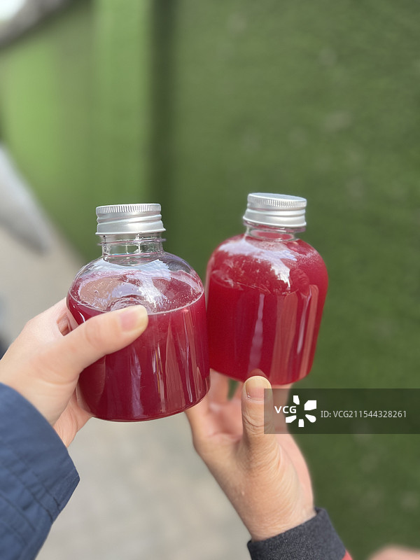 鲜榨石榴汁图片素材