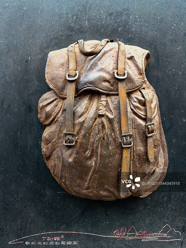 重庆老式做包工坊的壁饰图片素材