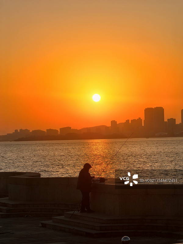 夕阳垂钓图片素材