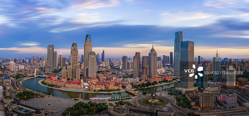 天津世纪钟及津湾广场建筑群图片素材