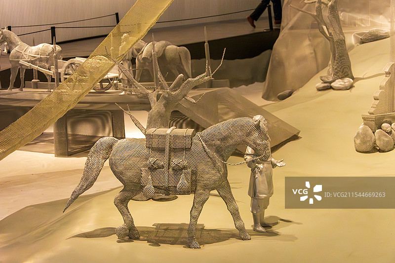 乌鲁木齐博物馆室内陈列：丝绸之路图片素材