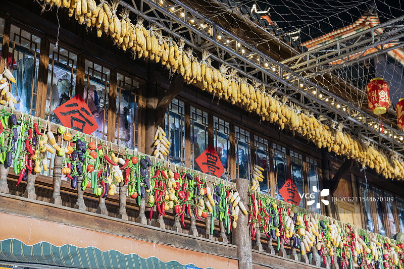 湖北恩施土家女儿城花灯迎新年图片素材