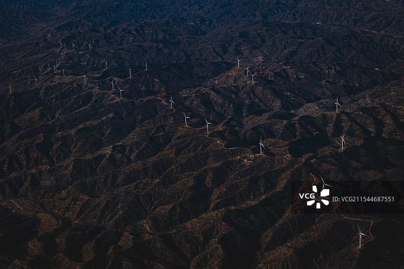 太行山上的风电矩阵图片素材
