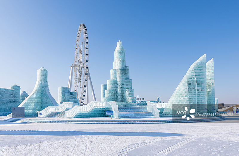 冰雪大世界~哈利法塔、世界贸易中心、自由纪念塔等同框图片素材