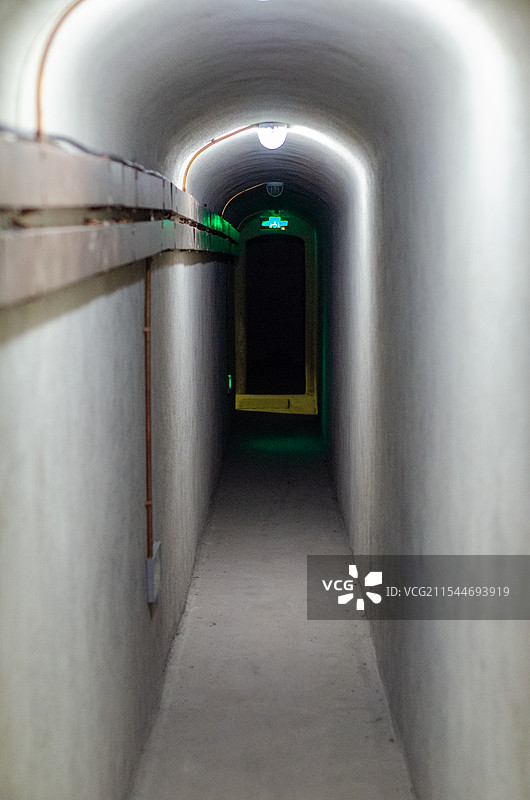 青岛山炮台遗址的地下通道图片素材