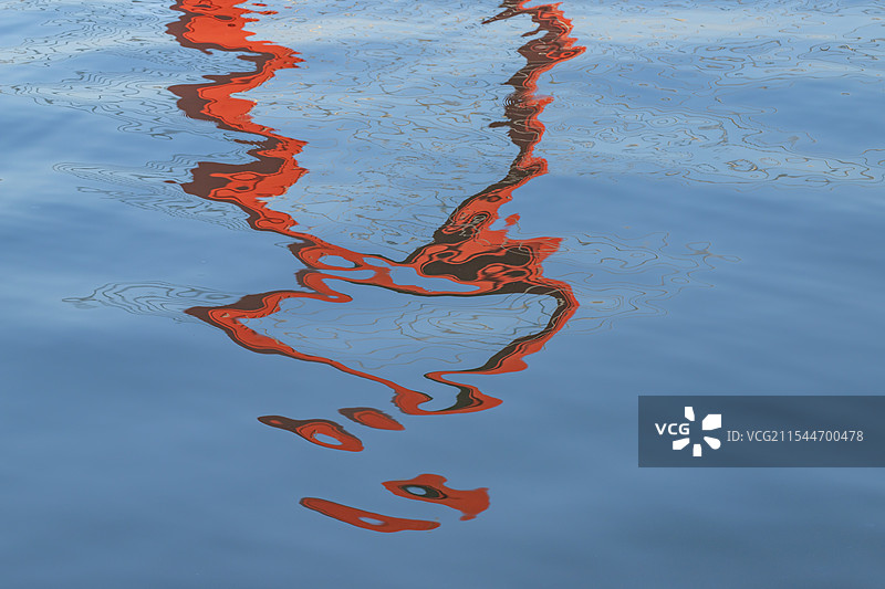 钱塘江之江大桥江面独特的倒影波纹图片素材