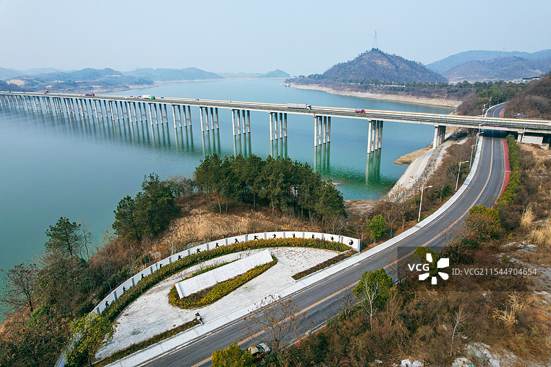 航拍十堰武当山风景区太极湖风光图片素材