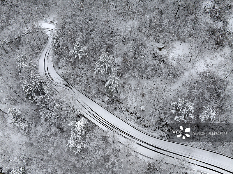 冬天山区雪景道路交通自然风光图片素材