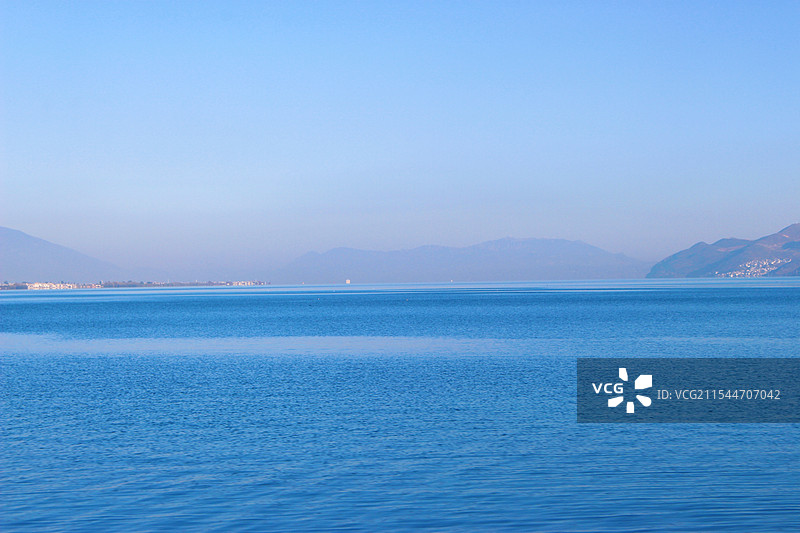 洱海，这颗镶嵌在云南大理的璀璨明珠，以其独特的自然风光和深厚的文化底蕴，吸引着无数游客前来探访图片素材