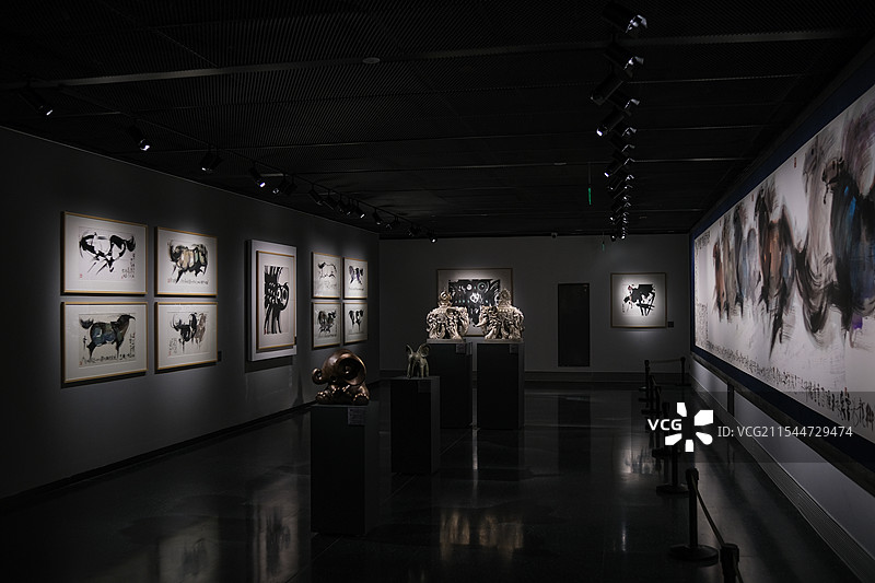 济南韩美林美术馆藏品展出艺术美术展览佛像雕塑绘画图片素材