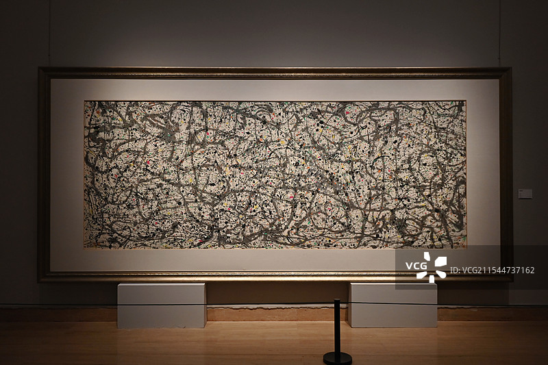 中国美术馆藏吴冠中纸本水墨设色画《逍遥游》图片素材