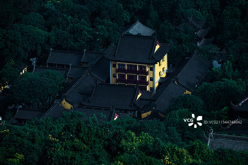 杭州灵隐寺俯拍图片素材