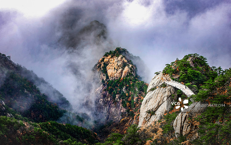 大别山天堂寨风光图｛晨雾撩大别）图片素材