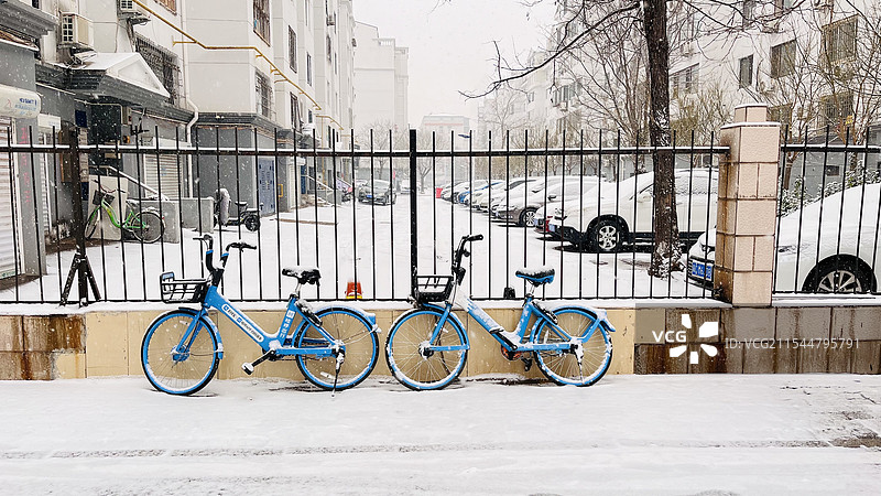 街头·路边的共享单车图片素材