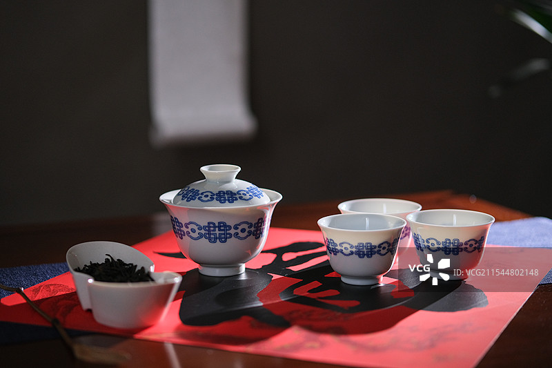 春节氛围中国传统文化茶道茶席茶艺功夫茶茶器武夷岩茶喝茶品名景德镇青花瓷茶具图片素材