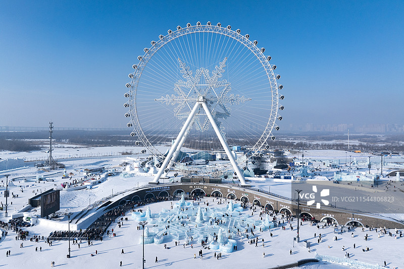 哈尔滨冰雪大世界白昼航拍图片素材